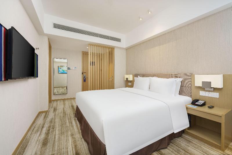 Holiday Inn Express Shenyang Tawan image