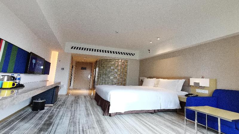 Holiday Inn Express Shenyang Tawan image