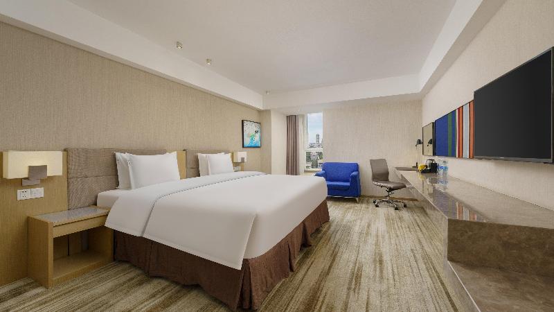 Holiday Inn Express Shenyang Tawan image