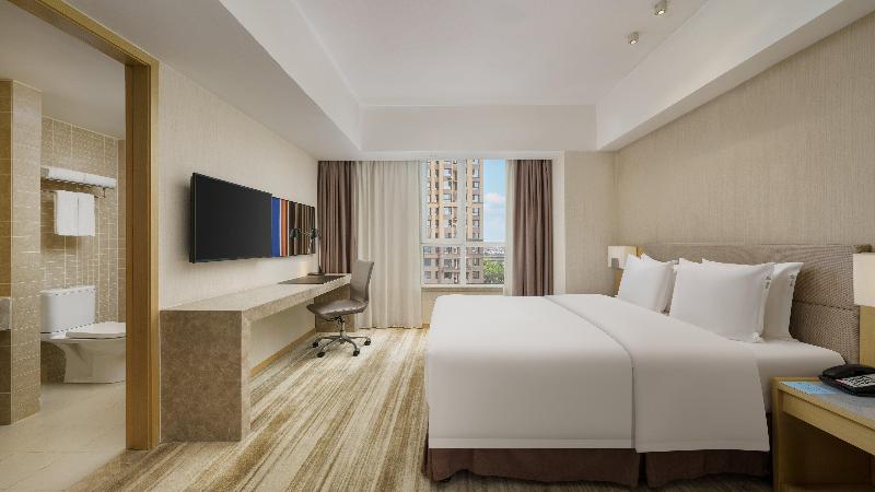 Holiday Inn Express Shenyang Tawan image