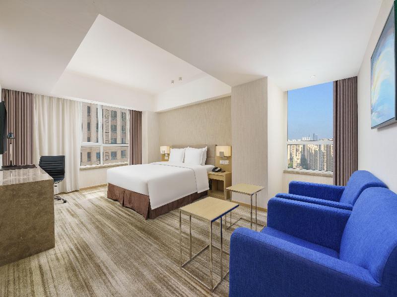 Holiday Inn Express Shenyang Tawan image