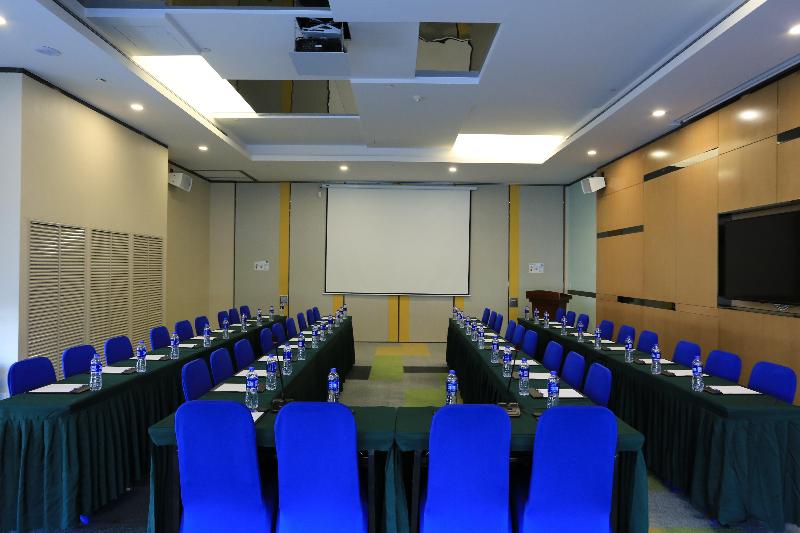 Holiday Inn Express Zhangjiakou Park View image