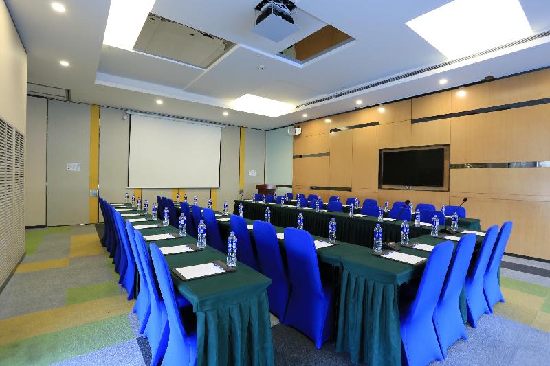 Holiday Inn Express Zhangjiakou Park View image
