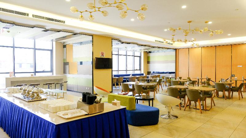 Holiday Inn Express Zhangjiakou Park View image