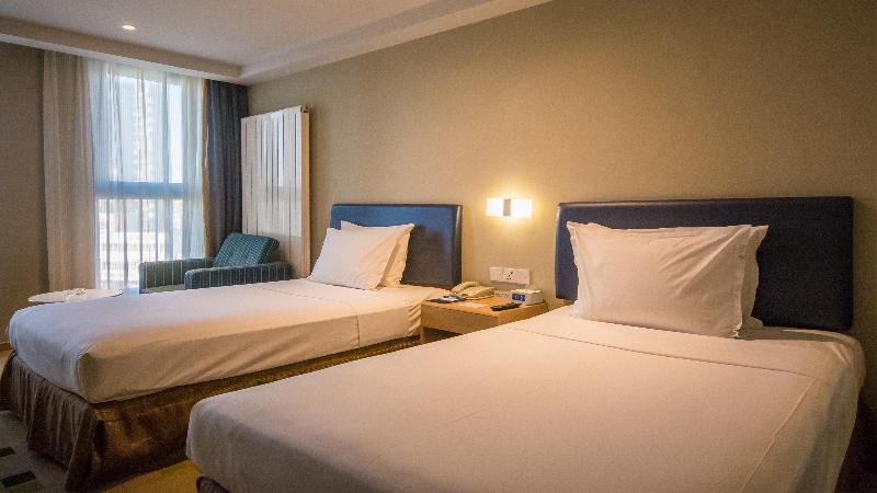 Holiday Inn Express Zhangjiakou Park View image