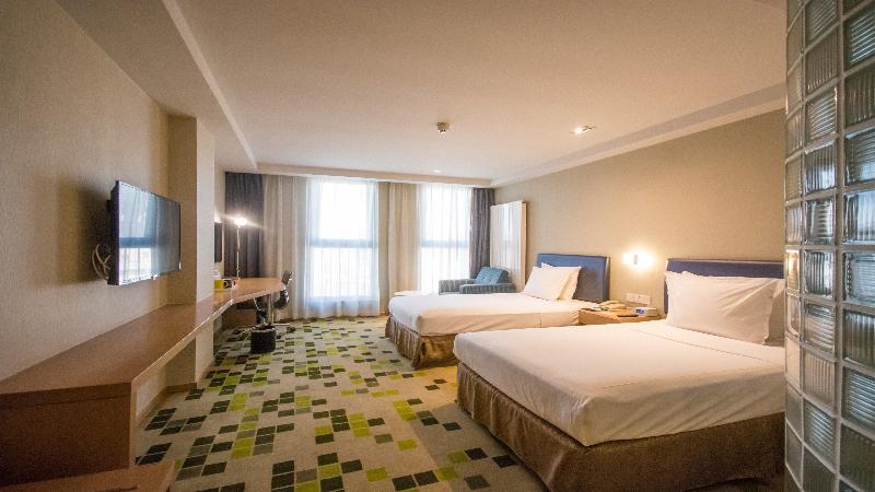 Holiday Inn Express Zhangjiakou Park View image