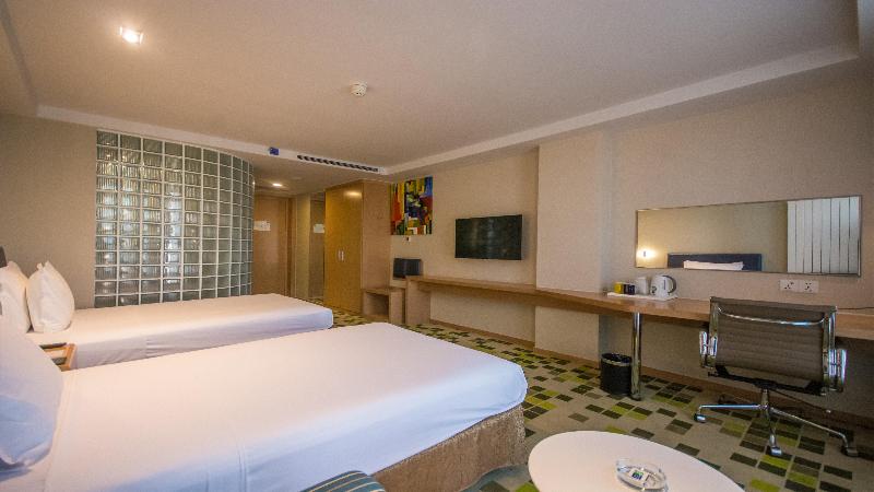 Holiday Inn Express Zhangjiakou Park View image