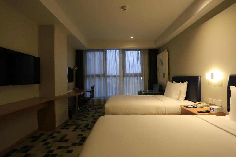 Holiday Inn Express Zhangjiakou Park View image