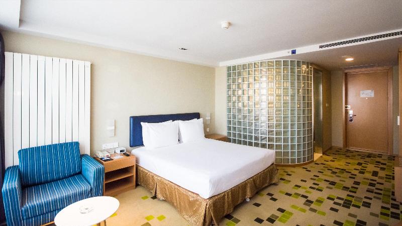 Holiday Inn Express Zhangjiakou Park View image