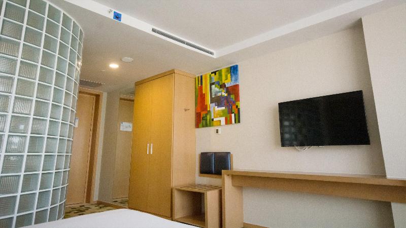 Holiday Inn Express Zhangjiakou Park View image
