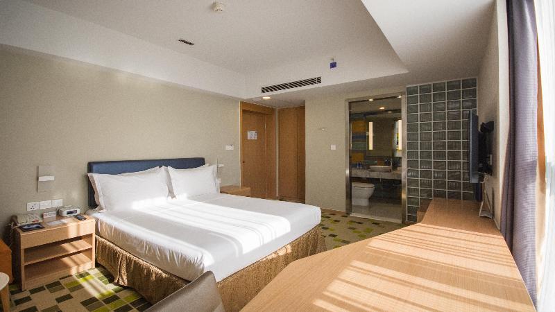Holiday Inn Express Zhangjiakou Park View image