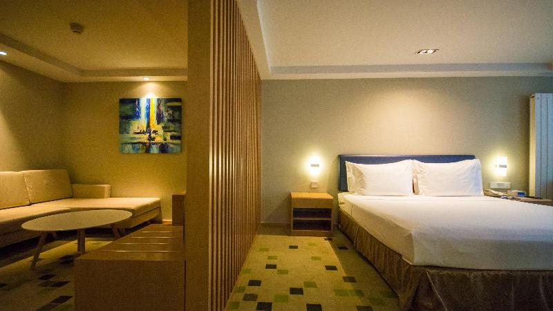 Holiday Inn Express Zhangjiakou Park View image