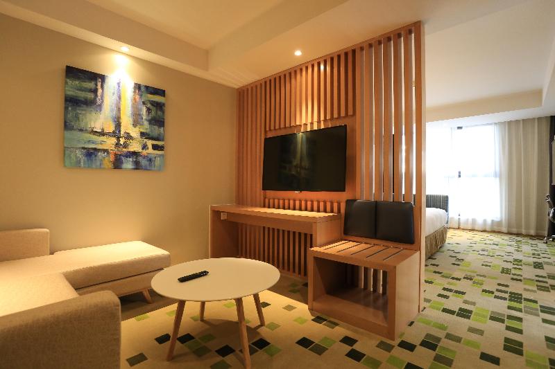 Holiday Inn Express Zhangjiakou Park View image