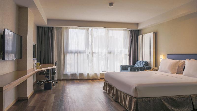 Holiday Inn Express Zhangjiakou Park View image