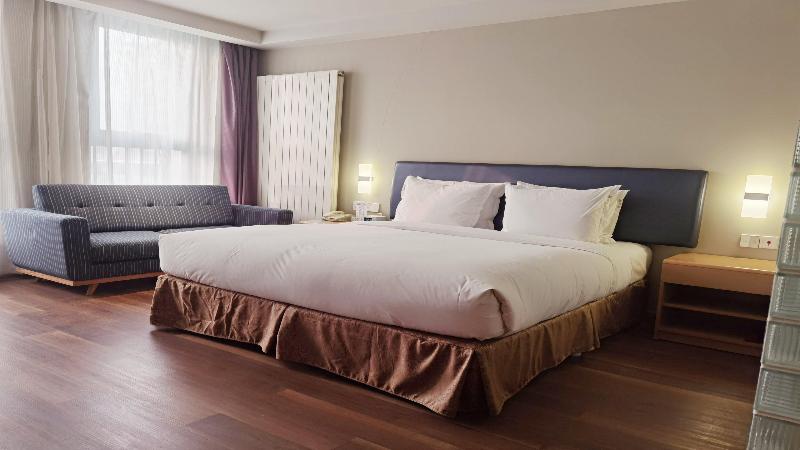 Holiday Inn Express Zhangjiakou Park View image