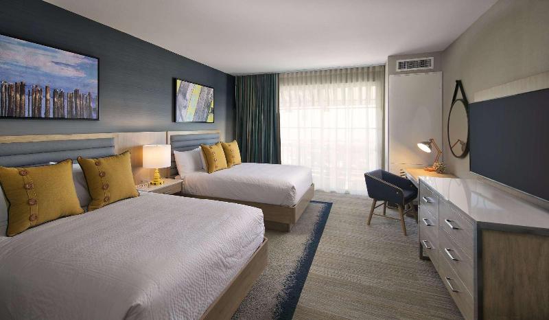 Inn at the Pier Pismo Beach, Curio Collection by H image