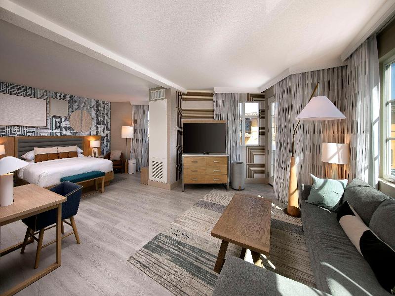 Inn at the Pier Pismo Beach, Curio Collection by H image