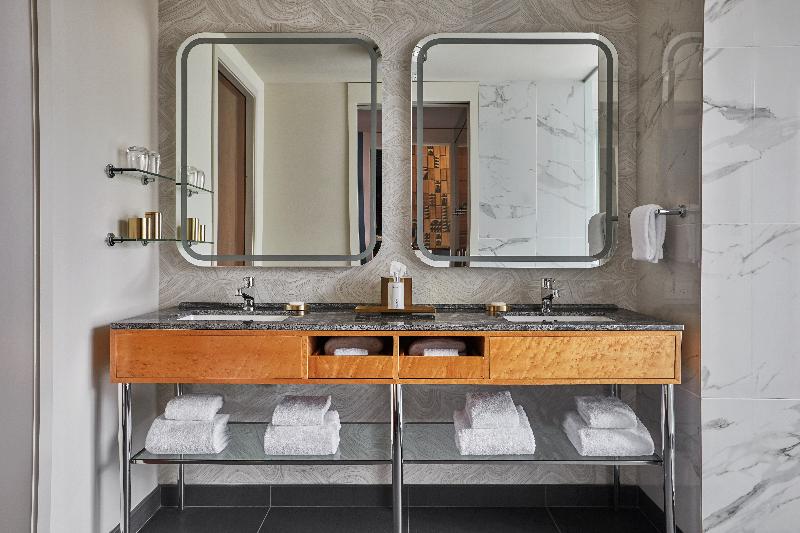 Viceroy Chicago image