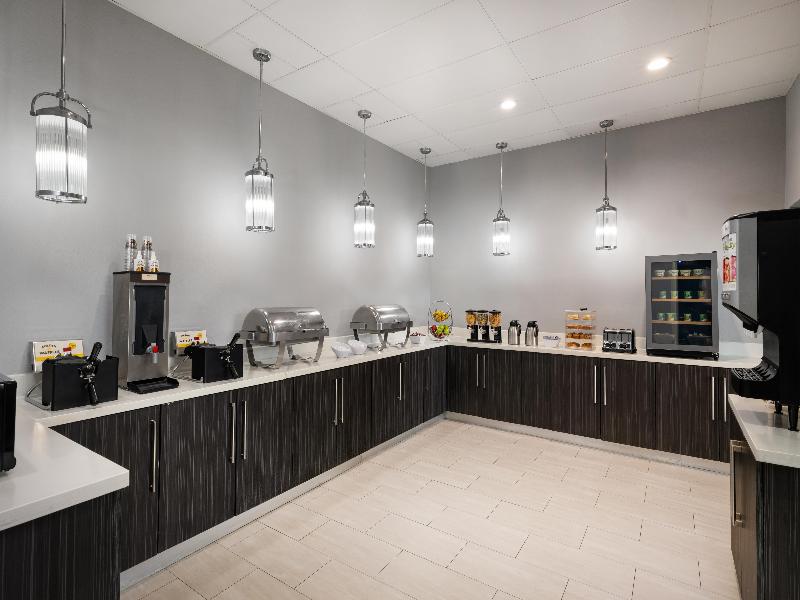 Best Western Plus Executive Residency Baytown image
