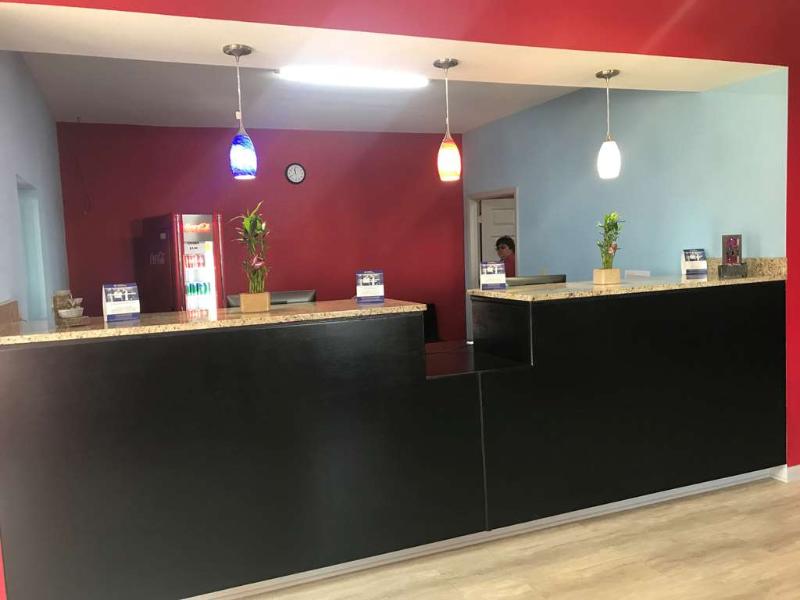 在meiguo.com看到的SureStay Hotel Brinkley的介绍图片