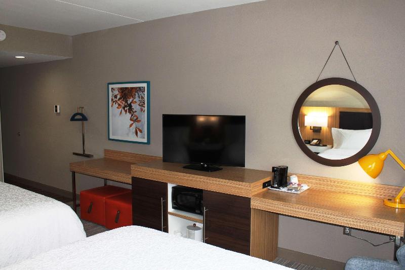 Hampton Inn Forsyth image