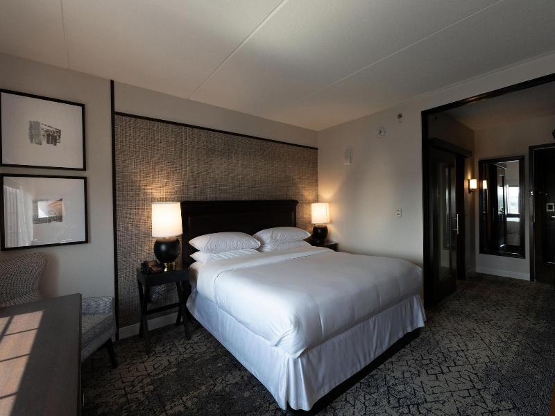 Sheraton Chicago Northbrook Hotel image