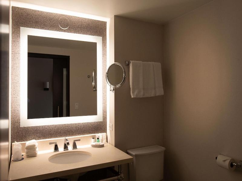 Sheraton Chicago Northbrook Hotel image