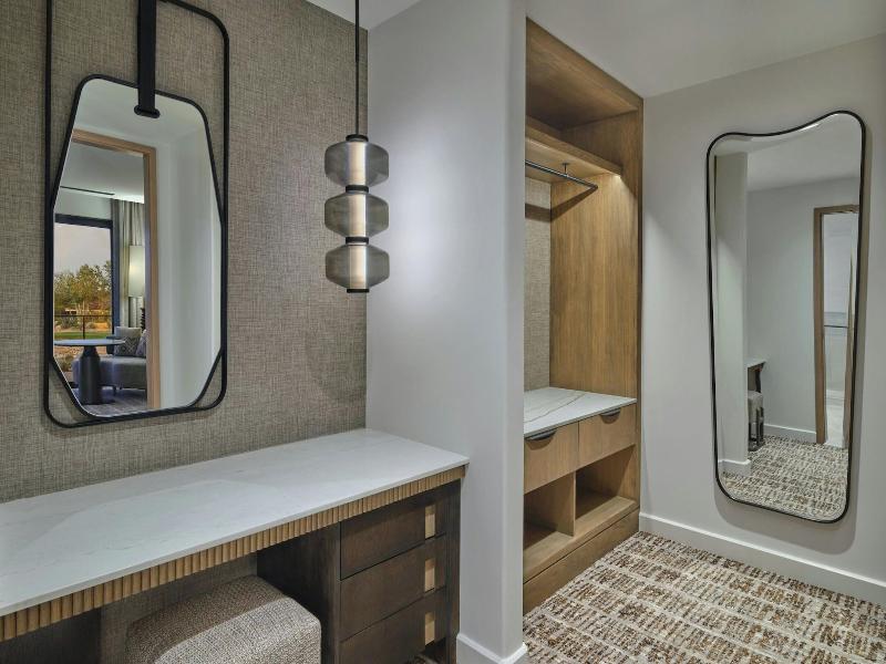 Canyon Suites At The Phoenician, Luxury Collection image