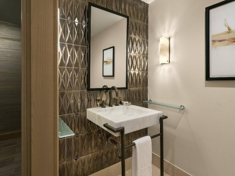 Canyon Suites At The Phoenician, Luxury Collection image