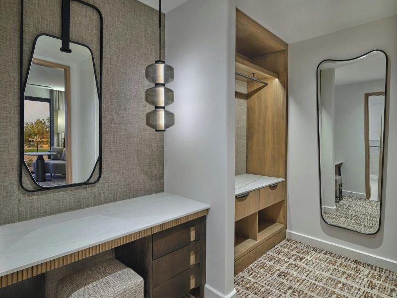 Canyon Suites At The Phoenician, Luxury Collection image