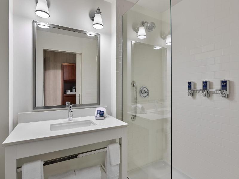Four Points by Sheraton Dallas Fort Worth Apt image
