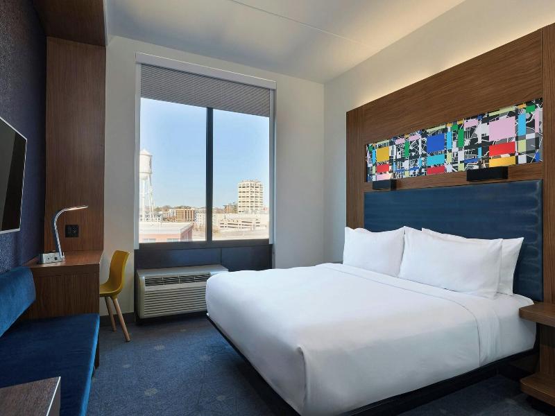 Aloft Durham Downtown image