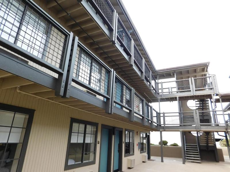 Wave Street Inn image