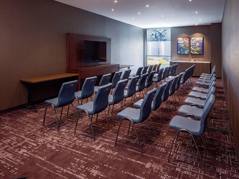 Aloft Philadelphia Downtown image