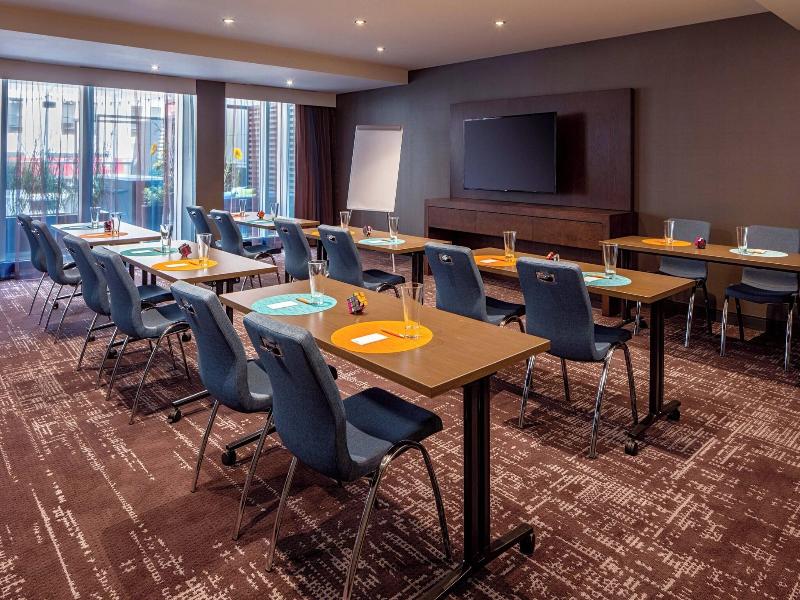 Aloft Philadelphia Downtown image