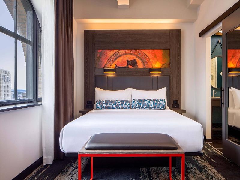 Aloft Philadelphia Downtown image