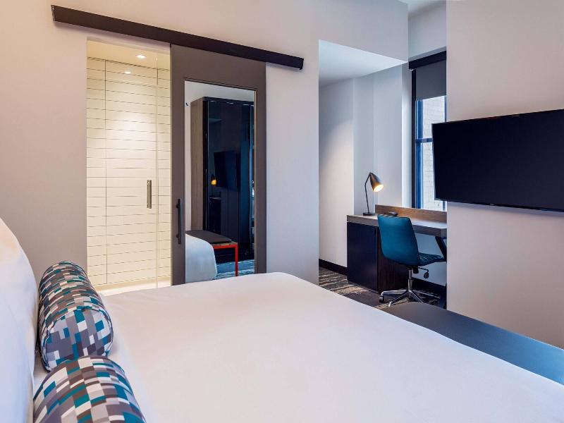 Aloft Philadelphia Downtown image