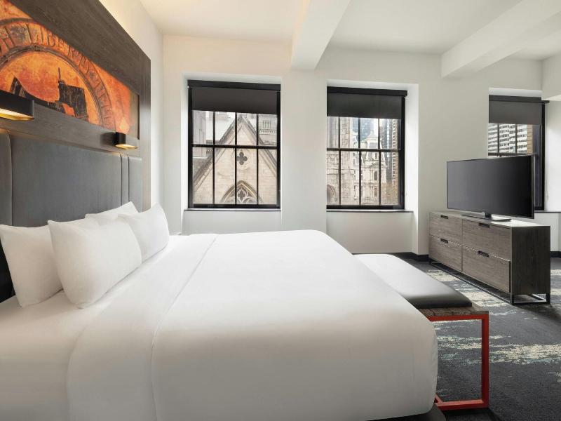 Aloft Philadelphia Downtown image
