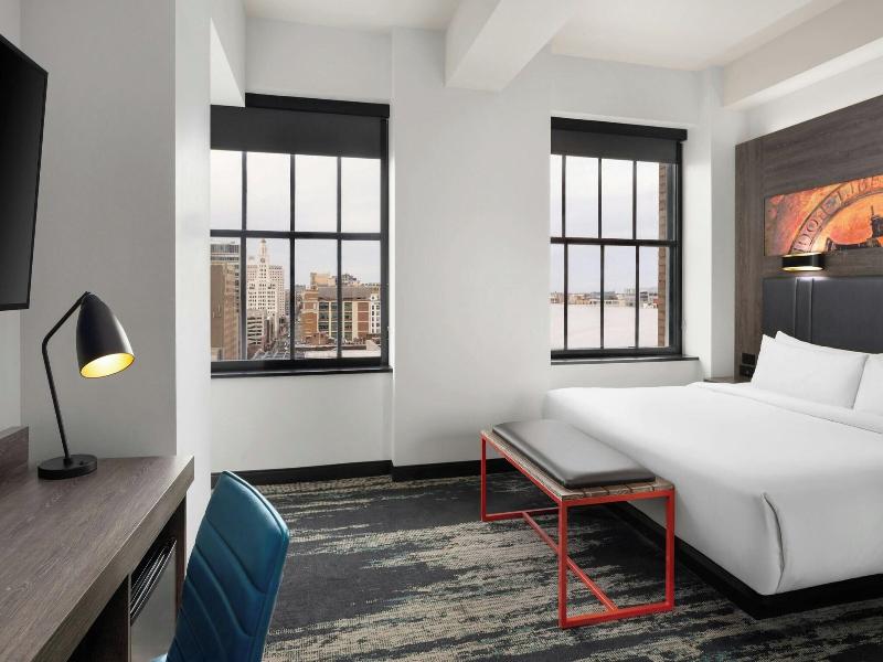 Aloft Philadelphia Downtown image