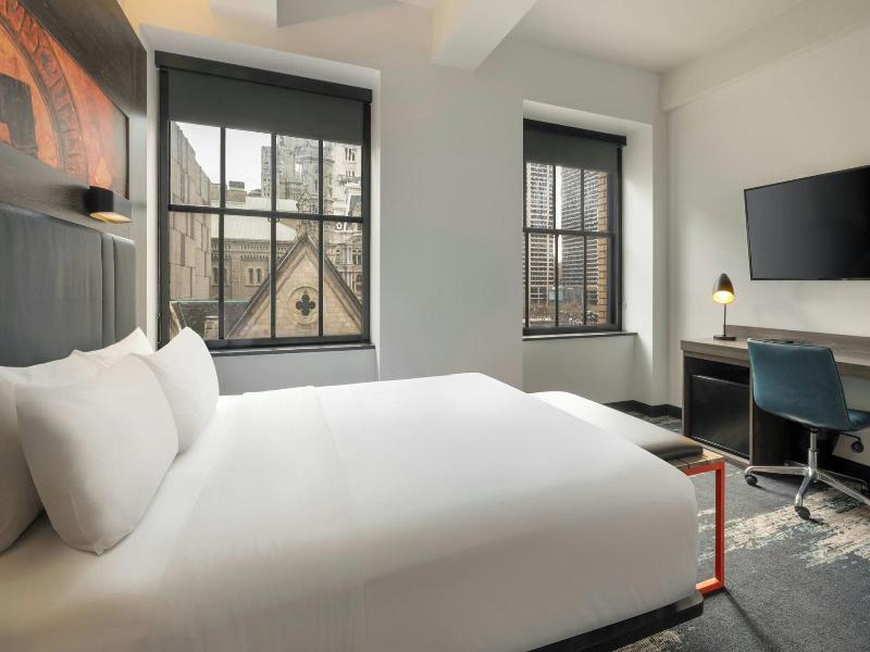 Aloft Philadelphia Downtown image