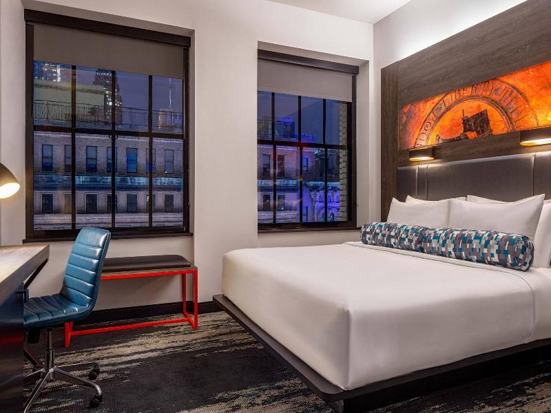 Aloft Philadelphia Downtown image