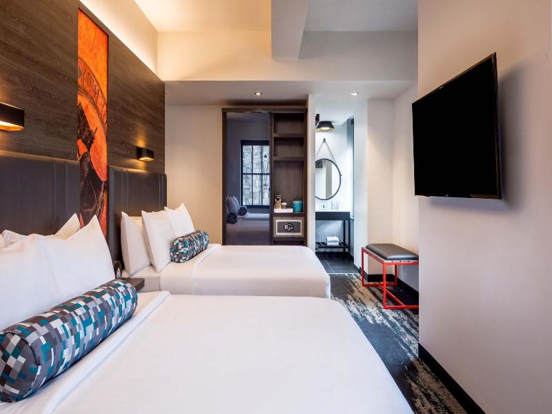 Aloft Philadelphia Downtown image