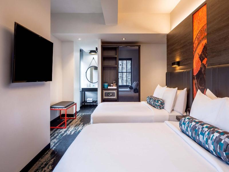 Aloft Philadelphia Downtown image