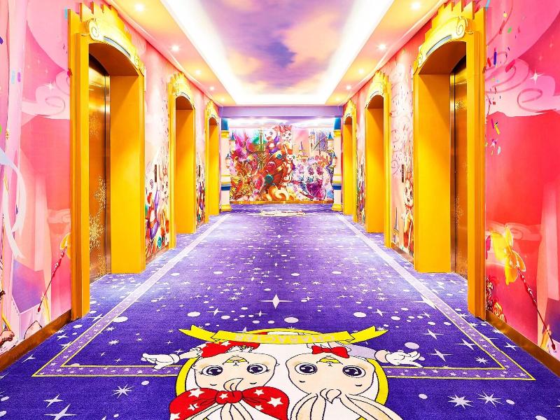 Club Room (1 King Bed)