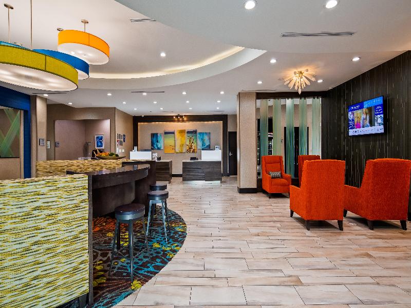 Holiday Inn Express & Suites Pasadena Houston image