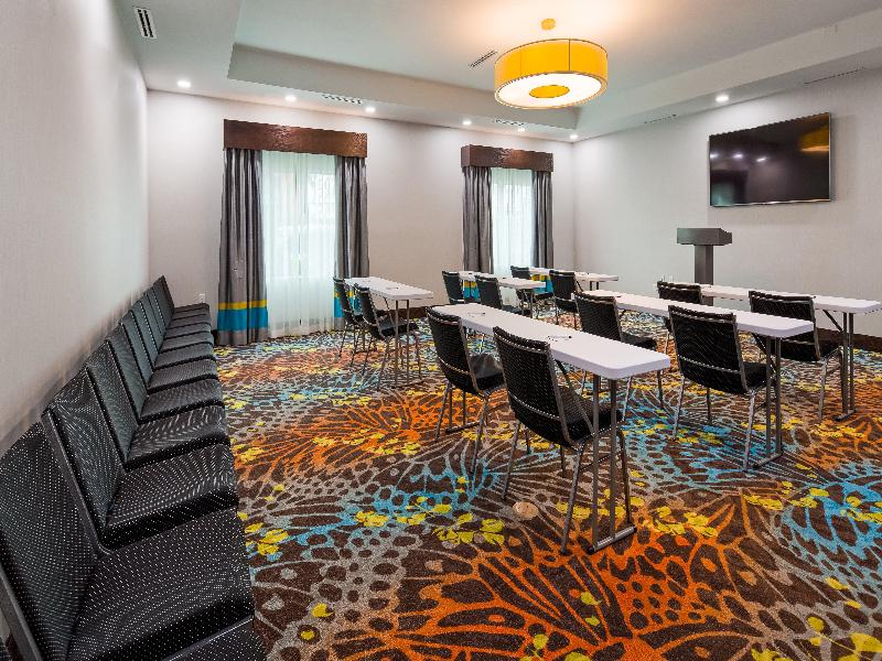Holiday Inn Express & Suites Pasadena Houston image