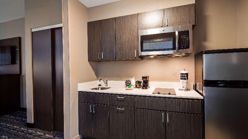 Holiday Inn Express & Suites Pasadena Houston image