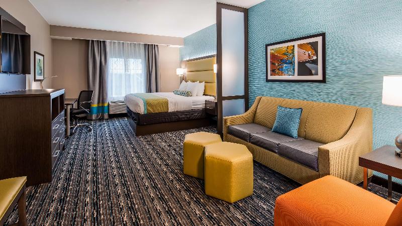 Holiday Inn Express & Suites Pasadena Houston image
