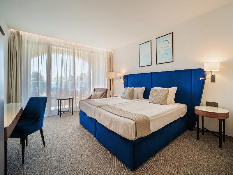 Astor Garden Hotel image