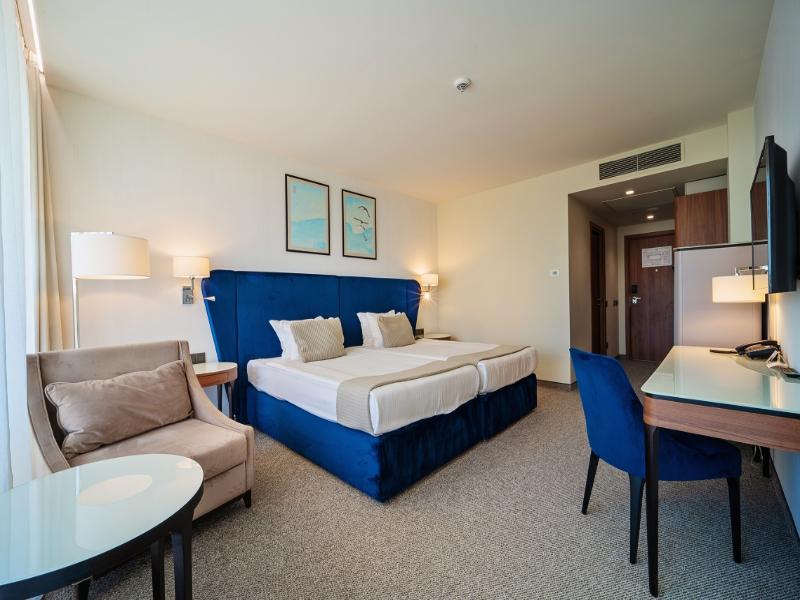 Astor Garden Hotel image